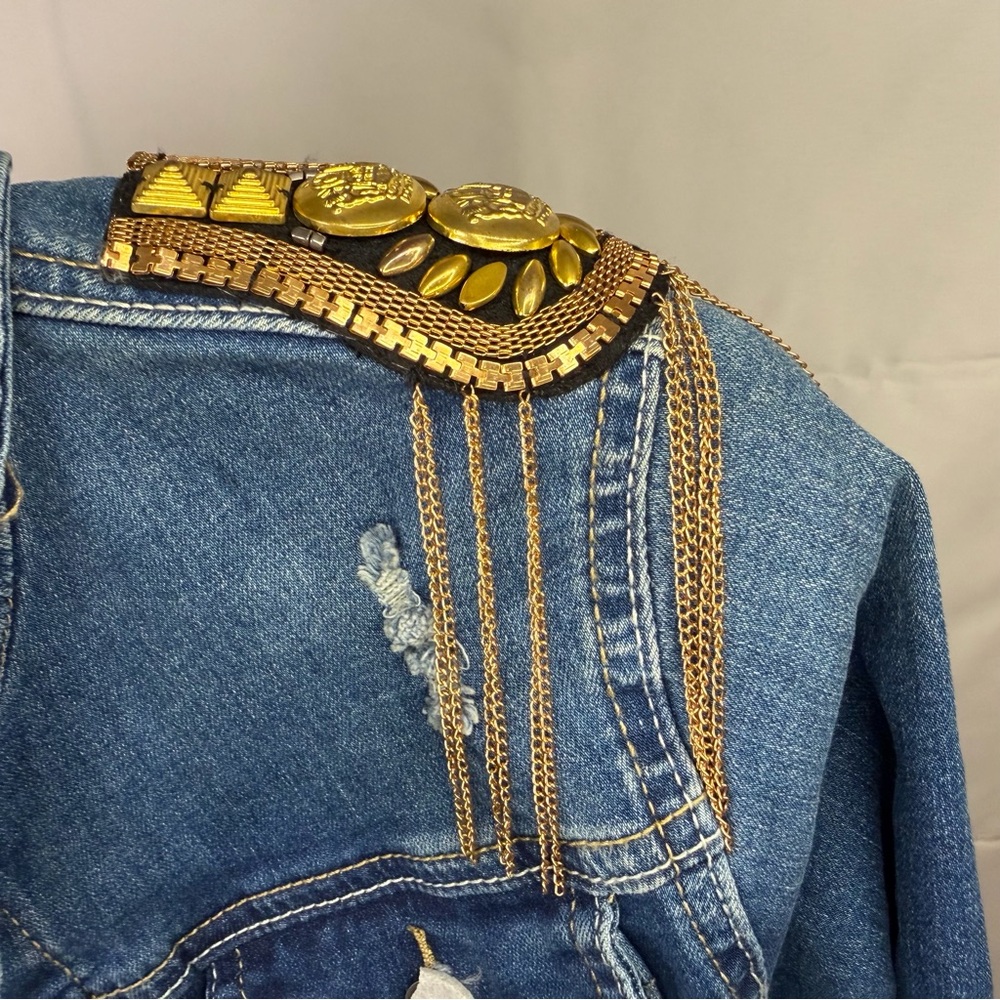 Stylish Blue Denim Jacket - Picture 4 of 10